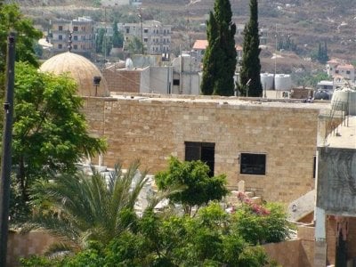 الصرفند تتخذ تدابير احترازية… منع التجمعات وإقفال الجوامع 