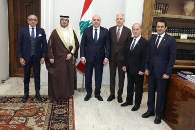 عون يحشد “الخماسية” خلف قرار حظر حزب الله... والسفير المصري: لا جدوى من الحلول العسكرية