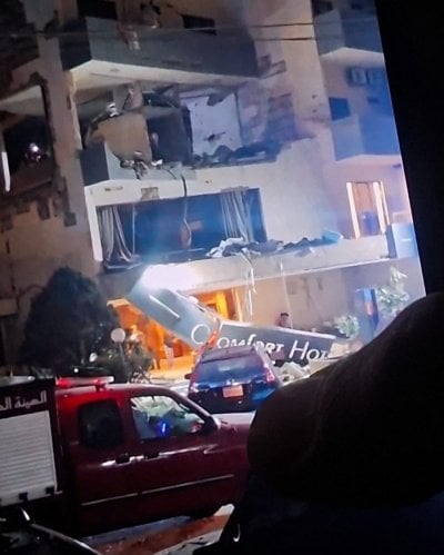 إصابة خطيرة وتساؤلات... تفاصيل الساعات الأولى لما حصل في 