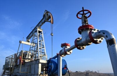 أسواق الطاقة تتماسك رغم المخاطر… ما الذي حدّ من صدمة النفط؟