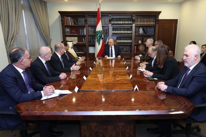 "لا سلاح خارج الدولة"… عون يطالب "الخماسية" بالضغط لوقف الاعتداءات على لبنان