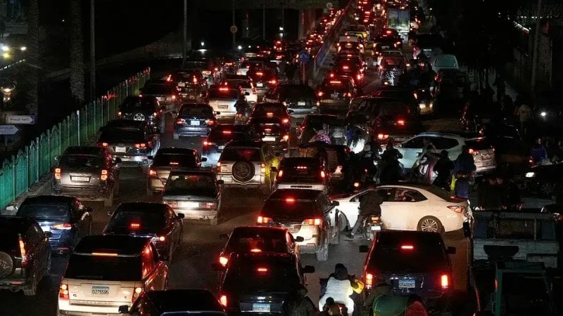 وسط التصعيد والفوضى المرورية… محافظ بيروت يتحرّك لتنظيم السير في العاصمة