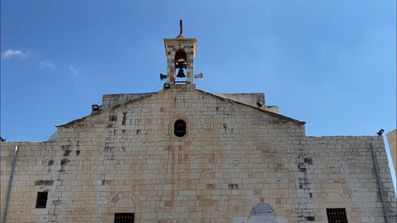 مسيحيون يتحدّون الخطر بقرع الأجراس… صمود وصرخة استغاثة عاجلة: ساعدونا!