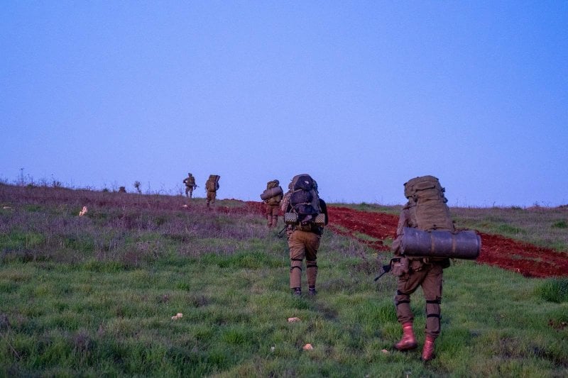 صور من الميدان… الجيش الإسرائيلي يكشف نقاط تمركزه داخل الجنوب