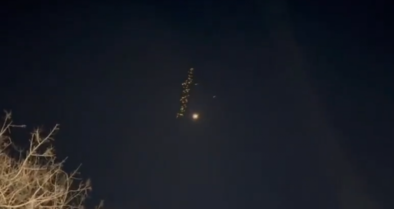 جبهتان في لحظة واحدة… صواريخ من لبنان وإيران نحو إسرائيل (فيديو)