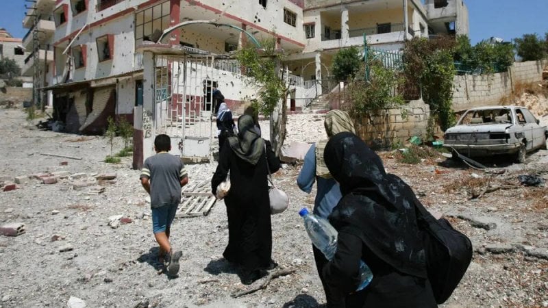 حرب بلا أفق… والنزوح يضغط على الداخل
