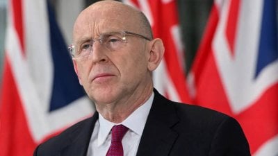 هل تنضم لندن إلى الحرب؟... وزير الدفاع البريطاني يفتح الباب لضرب إيران