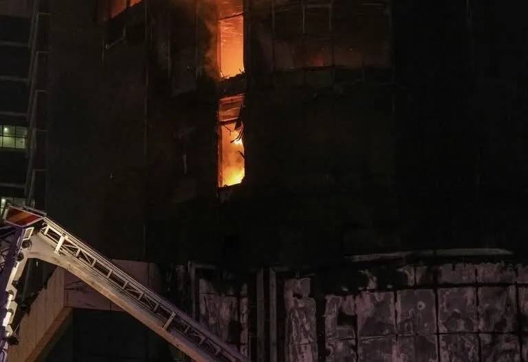 استهداف فندق ومبانٍ سكنية... هجماتٌ إيرانية متواصلة على البحرين