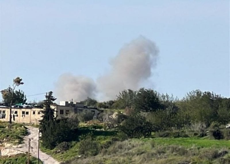 غارة إسرائيلية على كوثرية الرز… استشهاد نجلَي شيخ وإصابته بجروح بالغة (صور) 