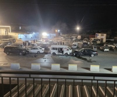 وسط أجواء الحرب… حادث سير مروّع يربك طريق الفرزل