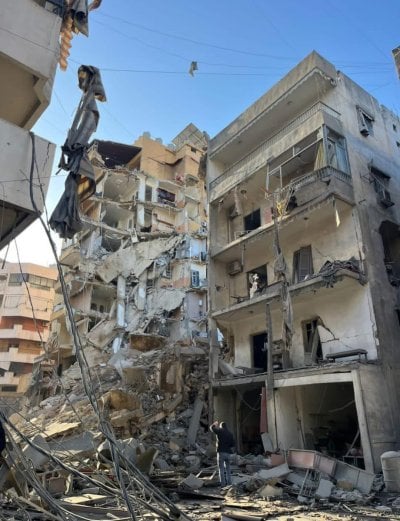 سلسلة غارات على الضاحية… الطيران الإسرائيلي يقصف محيط ملعب الراية في الجاموس (فيديو)