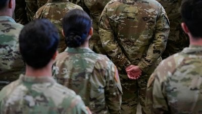 تحذير أميركي... هل بدأت علامات الضعف تظهر في الجيش الأميركي؟