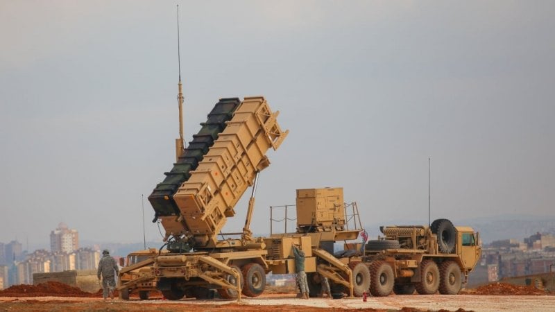 ضربة لمنظومة "THAAD" في الأردن… هل أصابت المسيّرات هدفها؟
