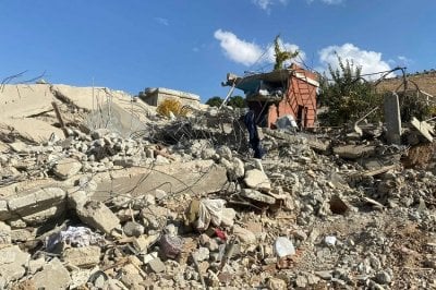 مجزرة في النبي شيت… ارتفاع عدد الشهداء والبحث مستمر عن مفقودين