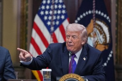 تقارير عن دعم استخباراتي روسي لإيران… وترامب يتهرب: 