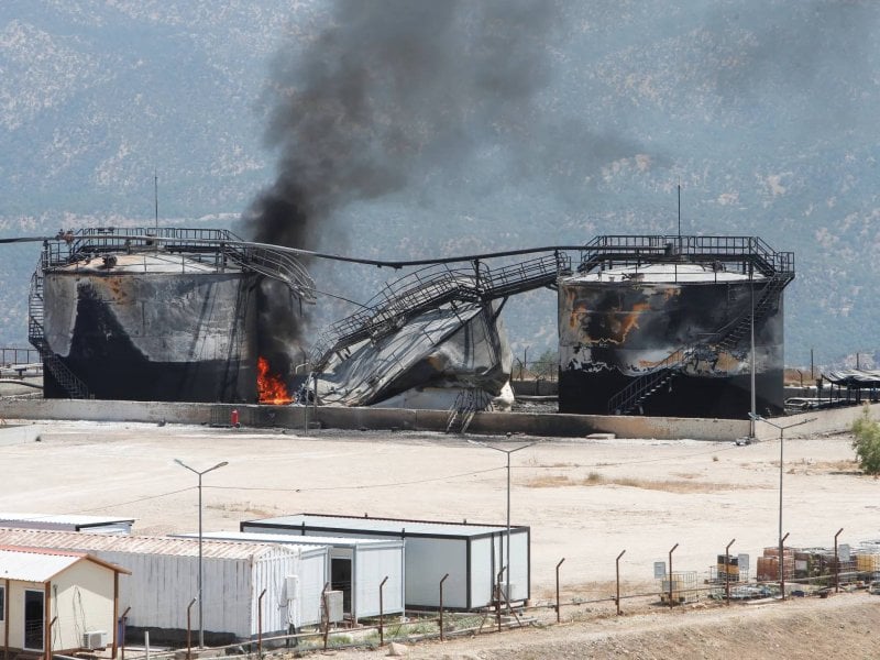 هجوم بمسيّرات على البصرة… استهداف مطار وحقول نفط جنوب العراق