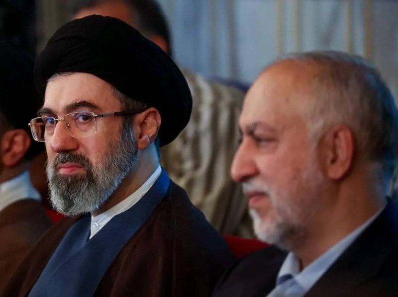 شقق قرب السفارة الإسرائيلية… ضجة بريطانية بعد طرح اسم مجتبى خامنئي