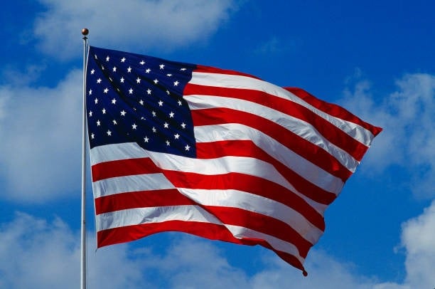 واشنطن تعلن تحسن الأمن في مضيق هرمز وعودة حركة الناقلات