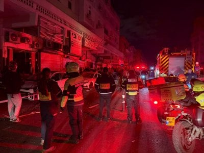 بأول هجوم صاروخي بعد تنصيب خامنئي… سقوط شظايا في تل أبيب (فيديو)