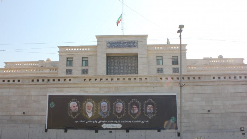 إيران تقلّص حضورها في بيروت… تهديد إسرائيلي يفتح باب الإجلاء إلى روسيا