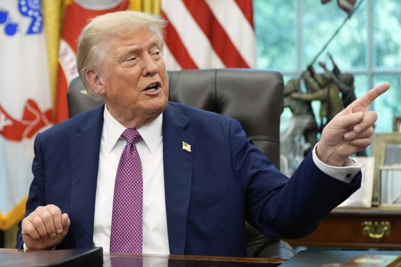 "ممكن لسبب وجيه"... ترامب يلوّح بخيار التدخل البري في إيران