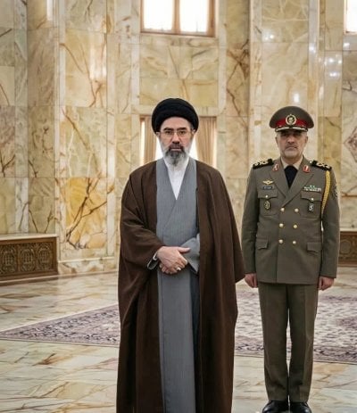 تطور لافت في إيران… الإشارة إلى اختيار مجتبى خامنئي مرشحًا للقيادة