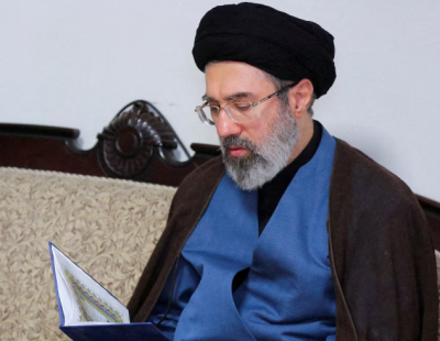 تقرير يكشف مفاجأة عن مجتبى خامنئي… شقتان فاخرتان قرب السفارة الإسرائيلية في لندن