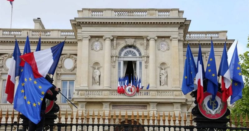 فرنسا: قرار حزب الله غير مسؤول… وندعو إسرائيل لتجنب التصعيد البري