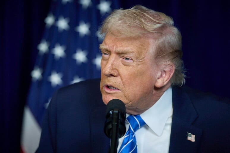 مستشار خامنئي يهاجم ترامب: الرئيس الأكثر فساداً وغباءً!