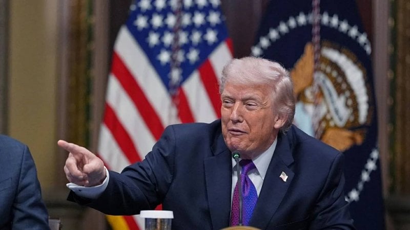 لغز قرار الحرب: لماذا كسر ترامب القاعدة التي التزم بها الرؤساء الأميركيون؟
