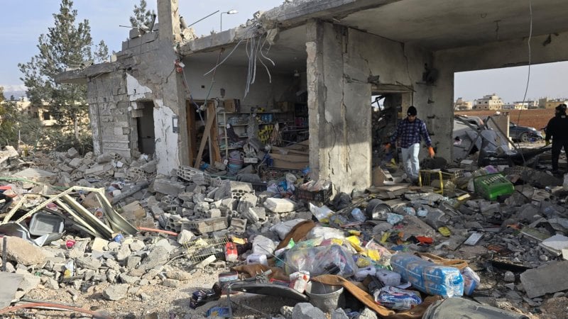 9 شهداء في مجزرة واحدة أمس… مشاهد من آثار الغارة الإسرائيلية على شعت (صور)