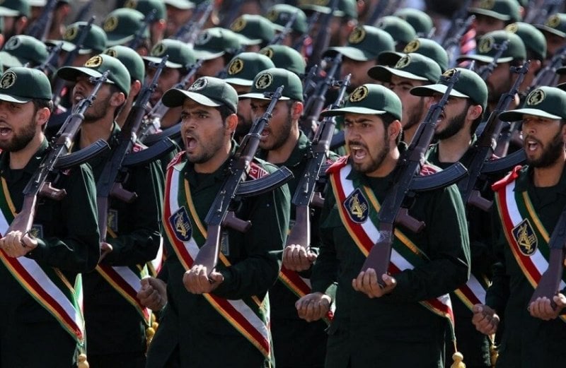 خوف من "اليوم التالي"... ارتباك يتسلّل إلى صفوف الحرس الثوري ينذر بالأخطر!