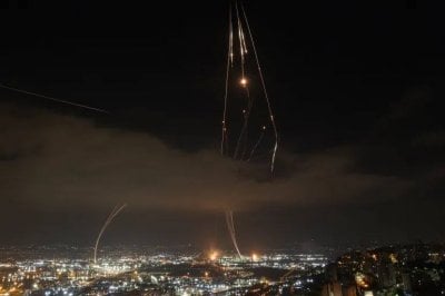 ستستمر 3 ساعات… موجة صواريخ إيرانية جديدة نحو إسرائيل تعبر الأجواء اللبنانية