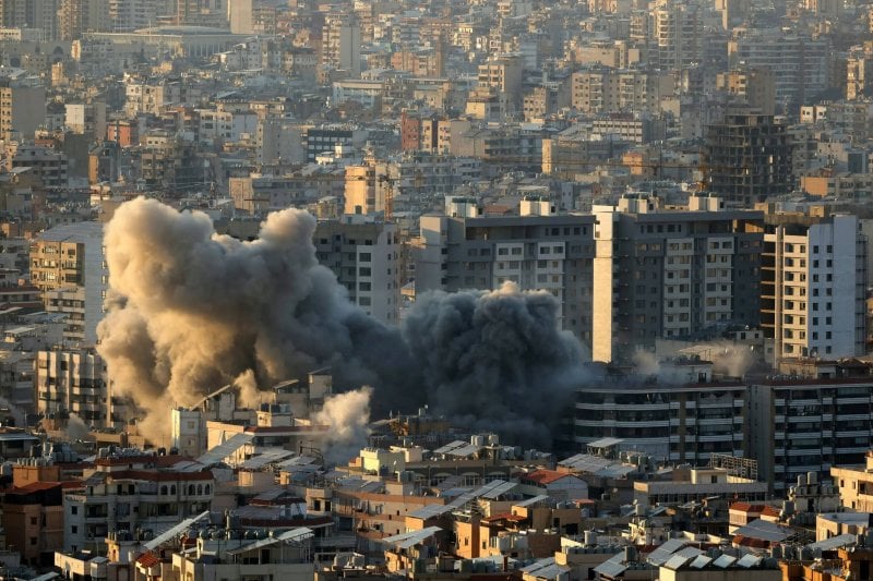 من إيران إلى بيروت… إسرائيل تشن موجة غارات متزامنة