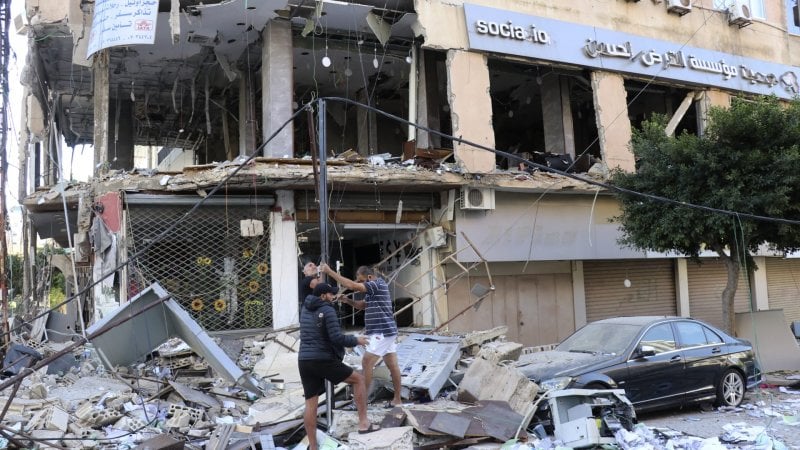 غارات متزامنة… الجيش الإسرائيلي يعلن ضرب أهداف لحزب الله