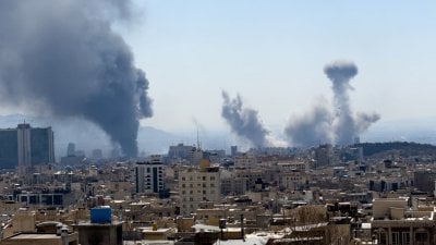 بعد توريطهم بصراع لا خيار لهم فيه... هل ستعوّض واشنطن دول الخليج عن الخسائر الكارثية للحرب مع إيران؟