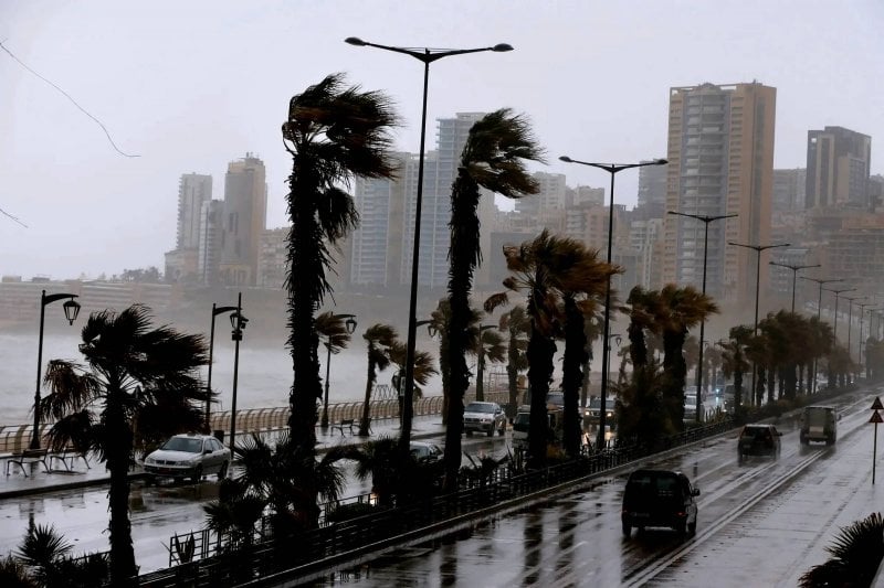 "الرياح تلامس 105 كلم/س"... استعدّوا لغدر آذار: عاصفة من العيار الثقيل تطرق أبوابكم! 
