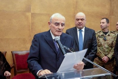 اتصال بين وزير الدفاع الوطني ووزيرة الجيوش الفرنسية لبحث التصعيد