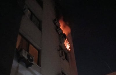 التصعيد يتمدد داخل بيروت… غارة إسرائيلية تضرب شقة في النبعة – برج حمود (فيديو)