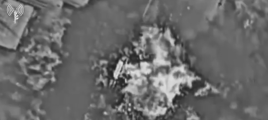 بعد رصدهم ميدانياً… الجيش الإسرائيلي يعلن استهداف مسلحين في بنت جبيل (فيديو)