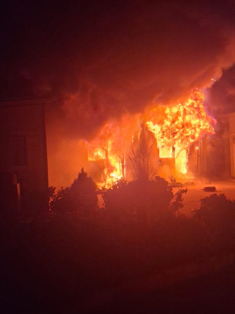 استهداف مقر "اليونيفيل" في ميس الجبل… قصف إسرائيلي مباشر يشعل حريقاً كبيراً (صورة)