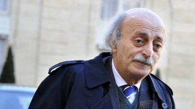 بالصور والرسائل الرمزية… جنبلاط يحذر من فوضى نفطية في الخليج