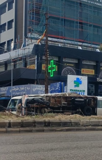 بالفيديو: تصادم كبير على جسر الدورة… حادث بين 5 مركبات