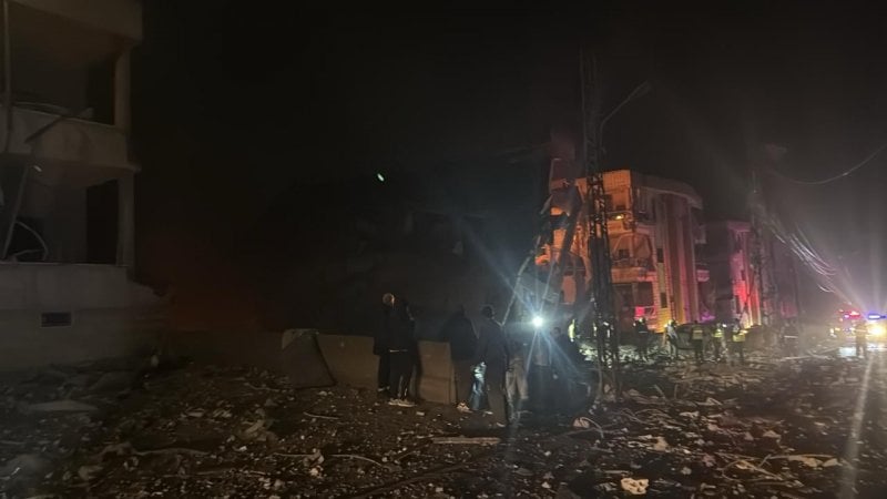 القصف يتجدد... الطيران الإسرائيلي يستهدف عدة بلدات جنوبية (فيديو وصورة) 