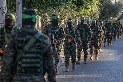 هيئة البث الإسرائيلية تكشف… المضمون الصادم لرسالة حماس السرية لخامنئي