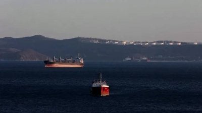 نافذة مؤقتة للنفط... قرار ترامب يثير الجدل ويغيّر المعادلة 