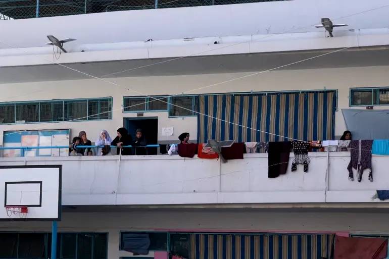 400 مركز تربوي يستقبل النازحين... وخطة طارئة لاستمرارية التعليم!
