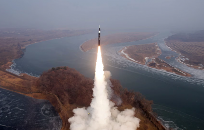 وزارة الدفاع الإماراتية: اعتراض 10 صواريخ باليستية و45 مسيّرة