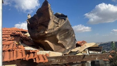 وسط التصعيد العسكري… بقايا صاروخ تسقط في القدس الشرقية