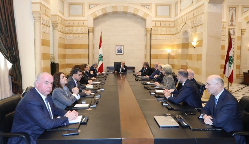 متابعة النازحين على الطاولة… الحكومة تبحث الإيواء وتحذّر من خطاب الكراهية